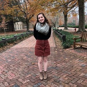 Meet your Posher, Emylee